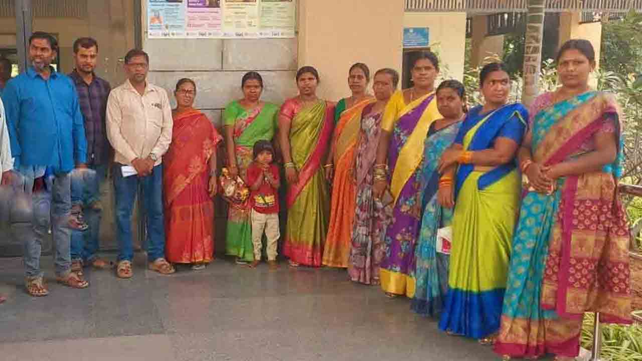 Yellareddypet | ఇండ్ల మధ్యలో సెల్ టవర్ నిర్మించొద్దని కలెక్టర్‌కు ఫిర్యాదు