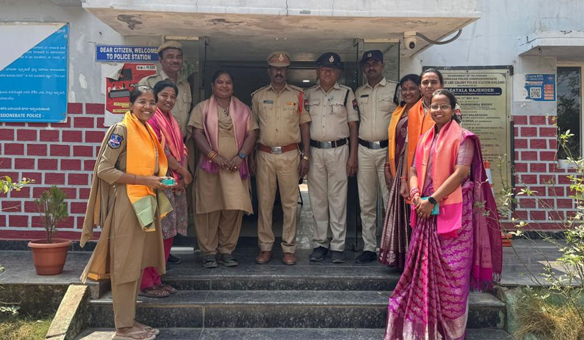LMD police station | ఎల్ఎండీ ఠాణాలో మహిళా పోలీసులకు సన్మానం