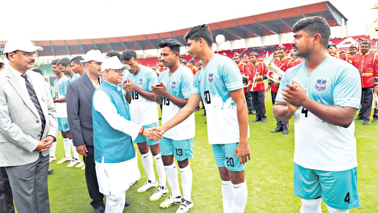 ఆలిండియా పోలీస్‌ ఫుట్‌బాల్‌ టోర్నీ షురూ