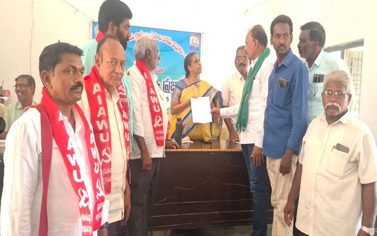 ‘మొక్కజొన్న కొనుగోలు కేంద్రాలు ఏర్పాటు చేయాలి’