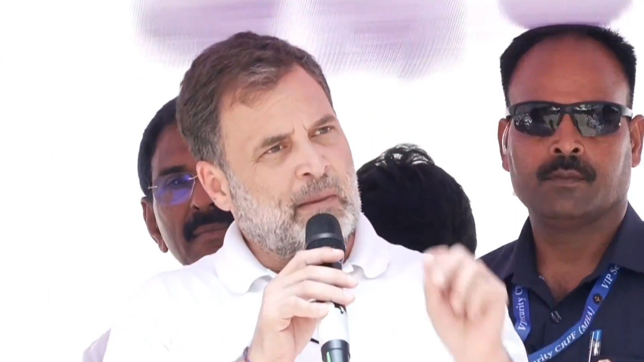Rahul Gandhi: హిందూ మ‌తాన్ని, ఆల‌యాల‌ను ప్ర‌ధాని మోదీ ప‌ట్టించుకోరు: రాహుల్ గాంధీ