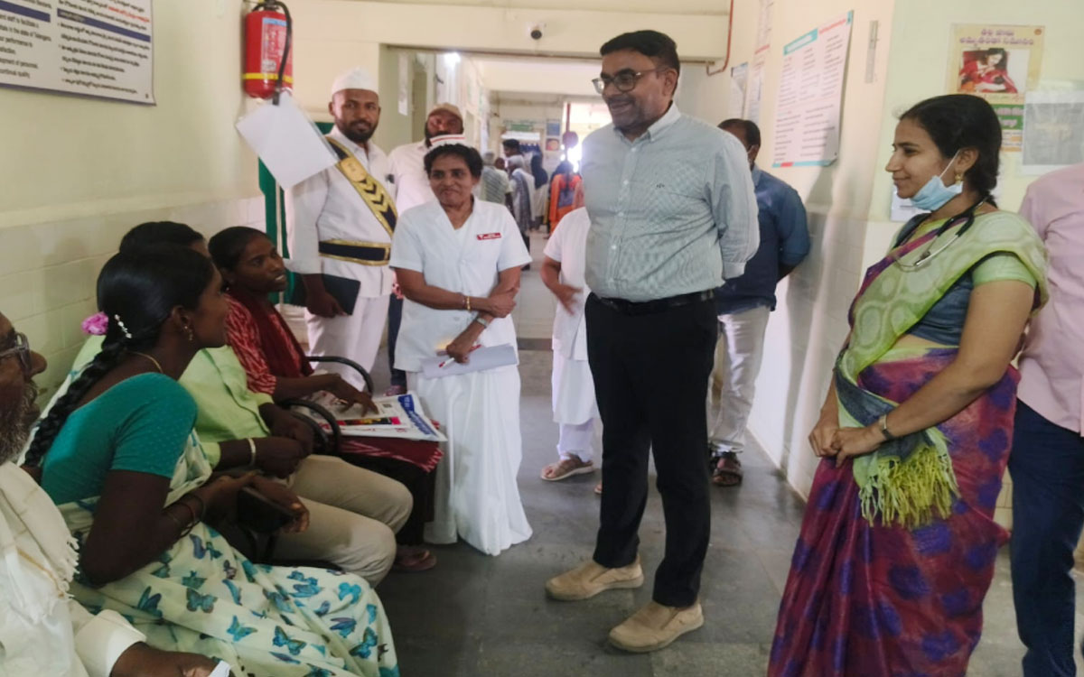 'పద్ధతి మార్చుకొని పనిచేయండి.. లేక‌పోతే లైసెన్స్‌ బ్లాక్ లిస్ట్‌లోకి'