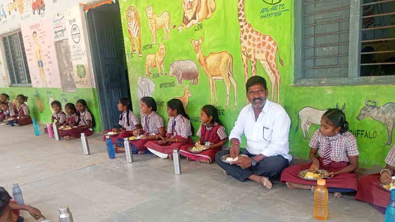 Rayapol | విద్యార్థులకు నాణ్యమైన భోజనం అందించాలి : సత్తు అశోక్ రెడ్డి