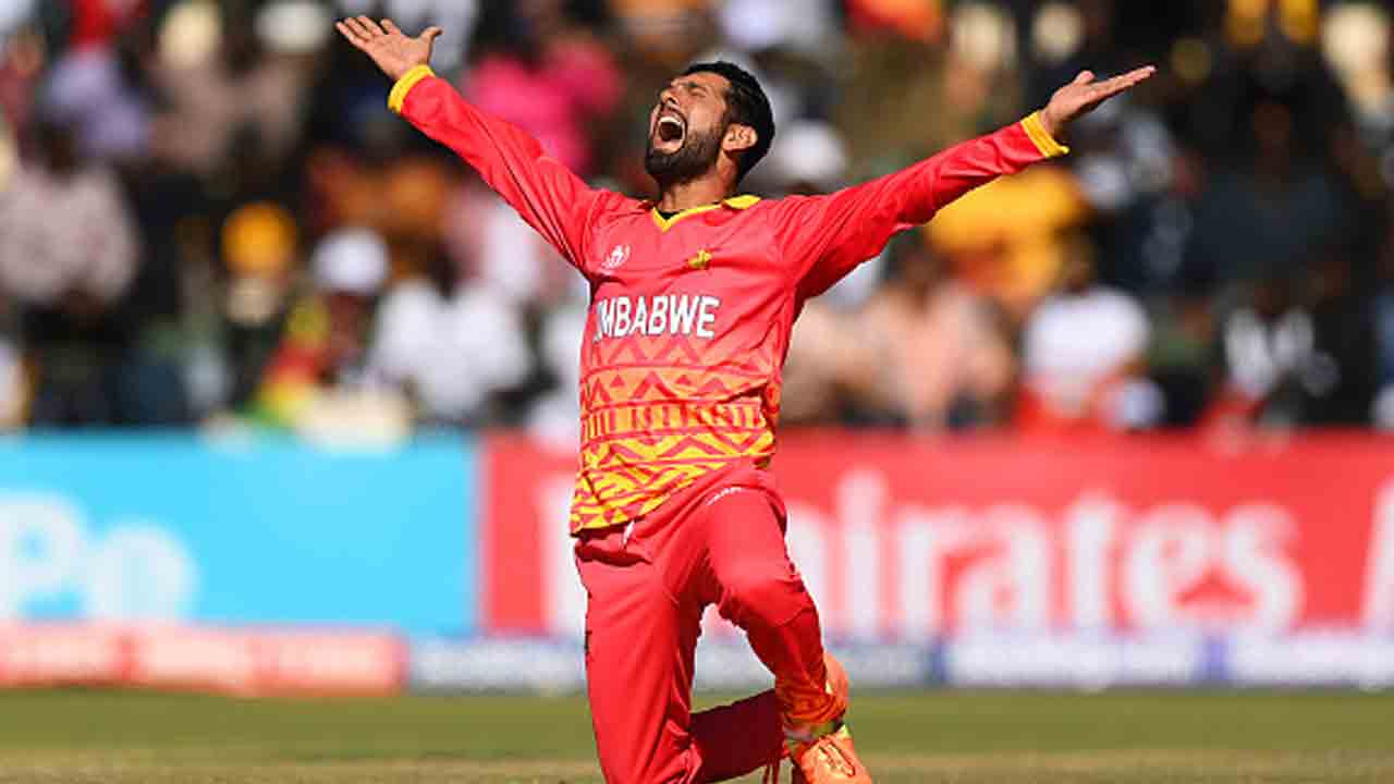 SA vs ZIM | తిప్పేస్తున్న రజా.. దక్షిణాఫ్రికా సగం వికెట్లు డౌన్..!