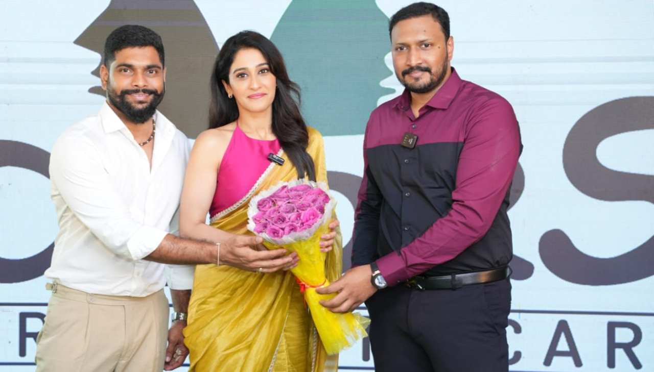 Regina Cassandra | శ్రీకాకుళంలో ‘కలర్స్ 2.0’ ప్రారంభం: సందడి చేసిన హీరోయిన్ రెజీనా కాసాండ్రా!