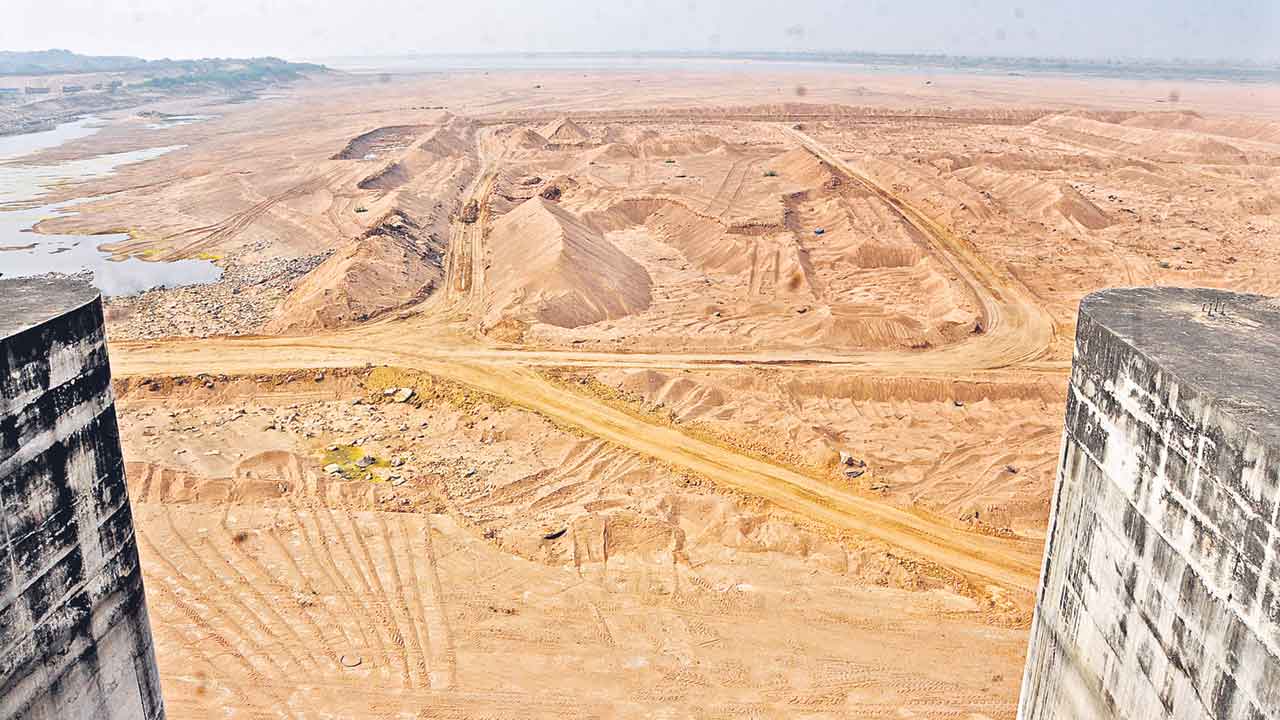 ఇసుక అక్రమ తవ్వకాలు అవాస్తవం