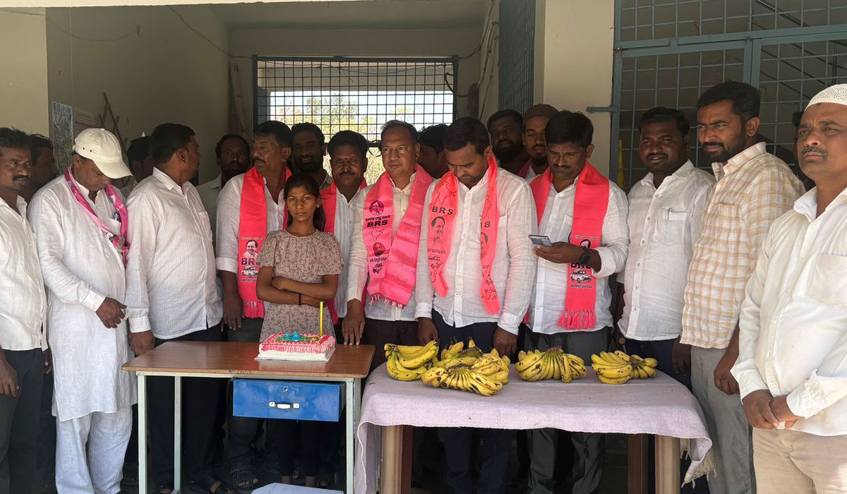 Renjal | రెంజల్‌లో మాజీ ఎమ్మెల్యే షకీల్‌ జన్మదిన వేడుకలు