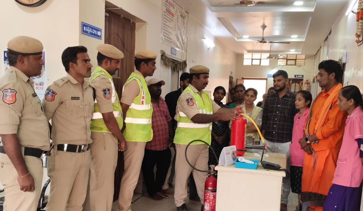 Vemulawada | అగ్ని ప్రమాదాల పట్ల అప్రమత్తంగా ఉండాలి.. వేములవాడ అగ్నిమాపక అధికారి శంకర్‌