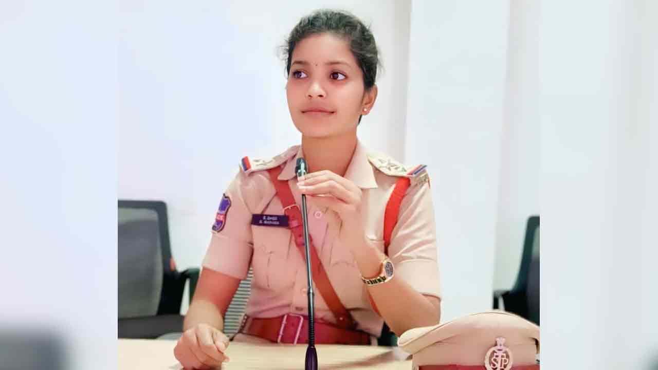 Rayapol | జాతీయ లోక్ అదాలత్‌లను సద్వినియోగం చేసుకోవాలి : ఎస్ఐ కుంచం మానస