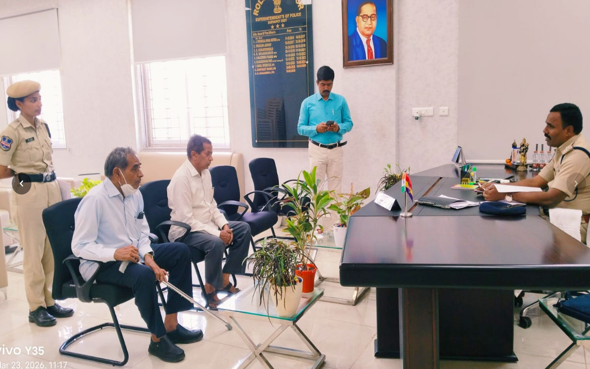 సమస్యల చట్టపర పరిష్కారానికి తక్షణ కృషి : ఎస్పీ న‌ర‌సింహ‌