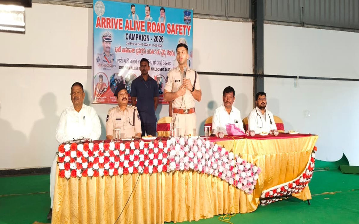 చిన్నఅడిశ‌ర్లపల్లిలో లారీ డ్రైవర్లకు ఉచిత కంటి వైద్య పరీక్షలు