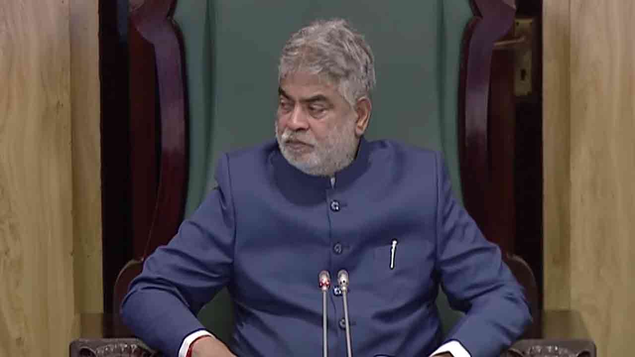 ప్రభుత్వ జీతభత్యాల విషయంలో ప్రభుత్వ నిర్లక్ష్యం.. బీఆర్ఎస్ సభ్యుల వాకౌట్