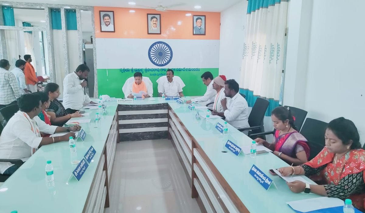 Duddilla Sridhar Babu | గ్యాస్ ఇబ్బందులు తలెత్తకుండా కేంద్ర ప్రభుత్వం ప్రత్యేక చర్యలు తీసుకోవాలి.. రాష్ట్ర ఐటీ, పరిశ్రమల శాఖ మంత్రి దుద్దిళ్ల శ్రీధర్‌బాబు