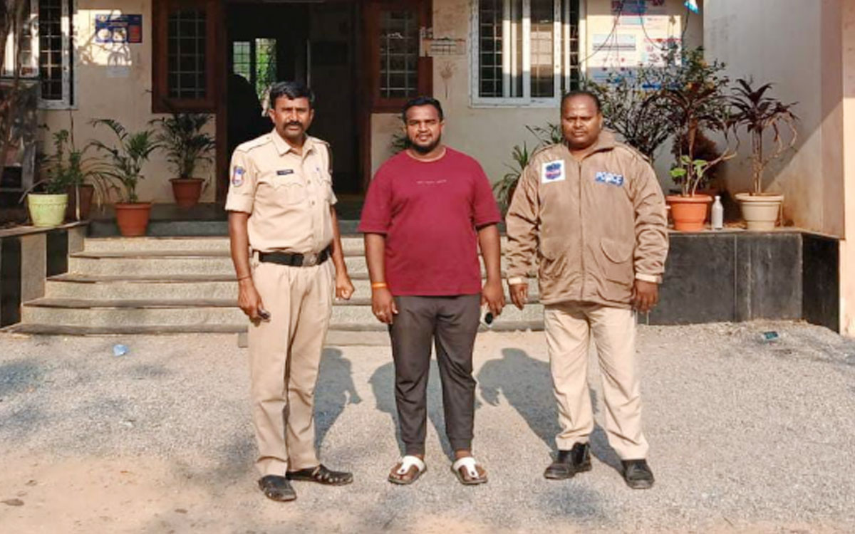 సూర్యాపేట‌లో బీఆర్ఎస్‌వీ నాయకుల‌ అక్రమ అరెస్టులు