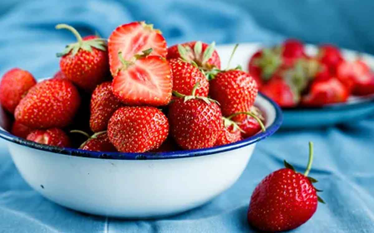 Strawberries | డ‌యాబెటిస్ ఉన్న‌వారు స్ట్రాబెర్రీల‌ను తిన‌వ‌చ్చా..? వైద్యులు ఏమంటున్నారు..?