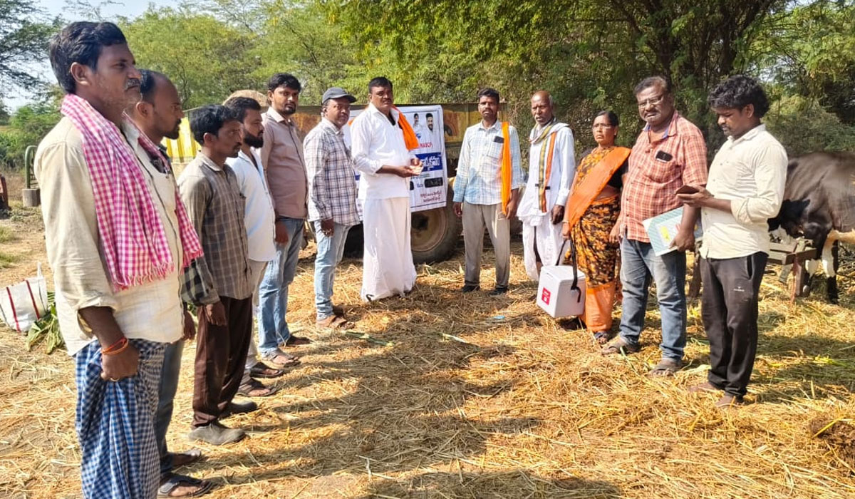 Kotagiri | వ్యాధి నిరోధక టీకాలతో జీవాలకు వ్యాధులు దూరం.. కోటగిరి మండల పశువైద్యాధికారి సురేష్ కుమార్