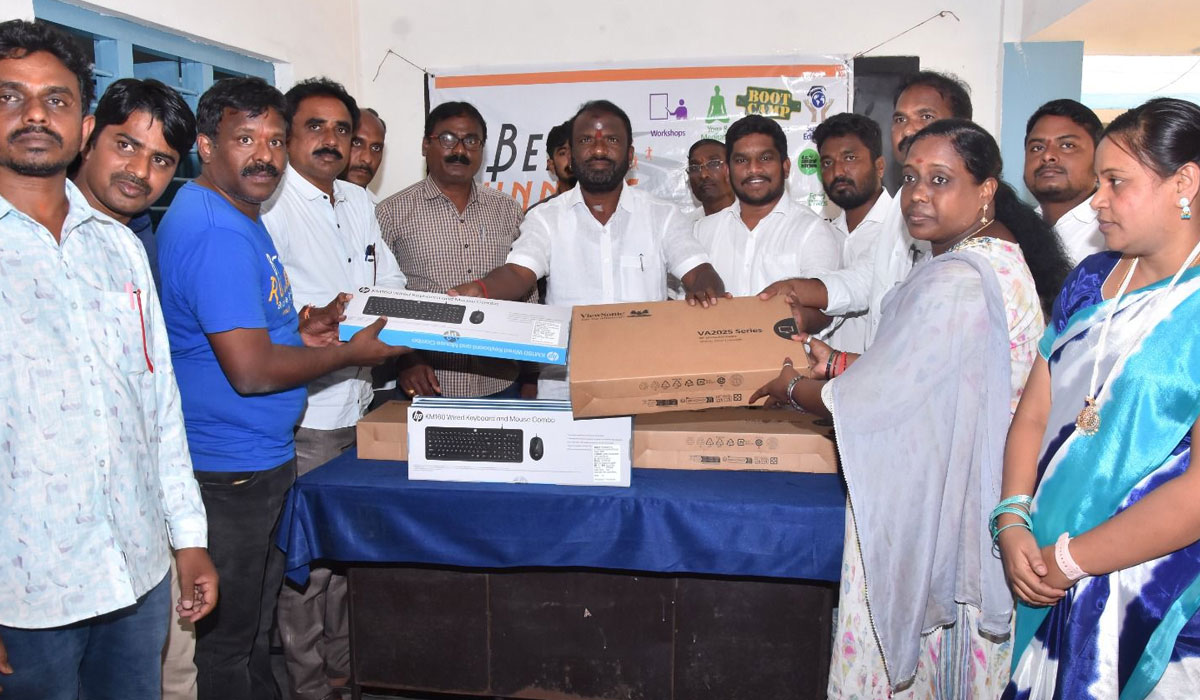 Godavarikhani | గాంధీ పార్క్‌ ప్రభుత్వ పాఠశాలకు బెస్ట్ రన్నర్స్ సంస్థ చేయూత