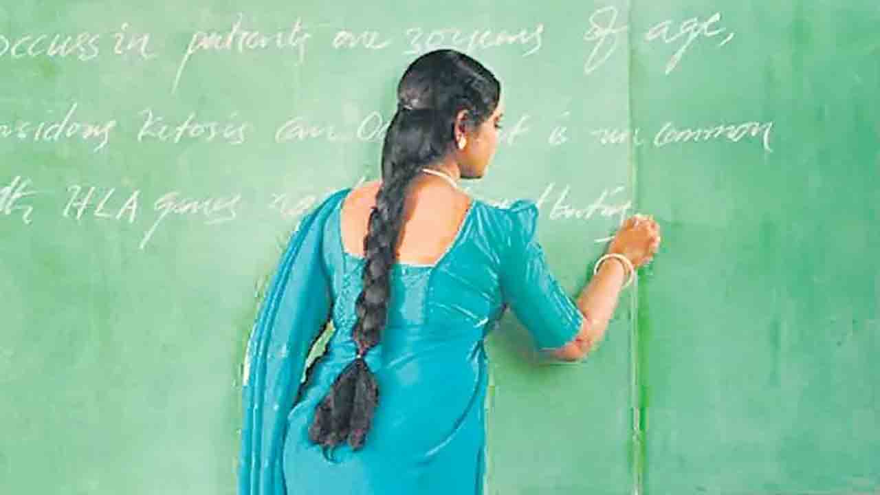 010 పద్దు ద్వారానే వేతనాలివ్వాలి.. సర్కార్‌కు గురుకుల ఉద్యోగ, ఉపాధ్యాయుల డిమాండ్‌