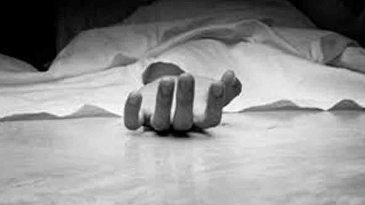 అప్పుల బాధతో కౌలు రైతు ఆత్మహత్య.. కరీంనగర్‌ జిల్లా కొత్తపల్లిలో విషాదం