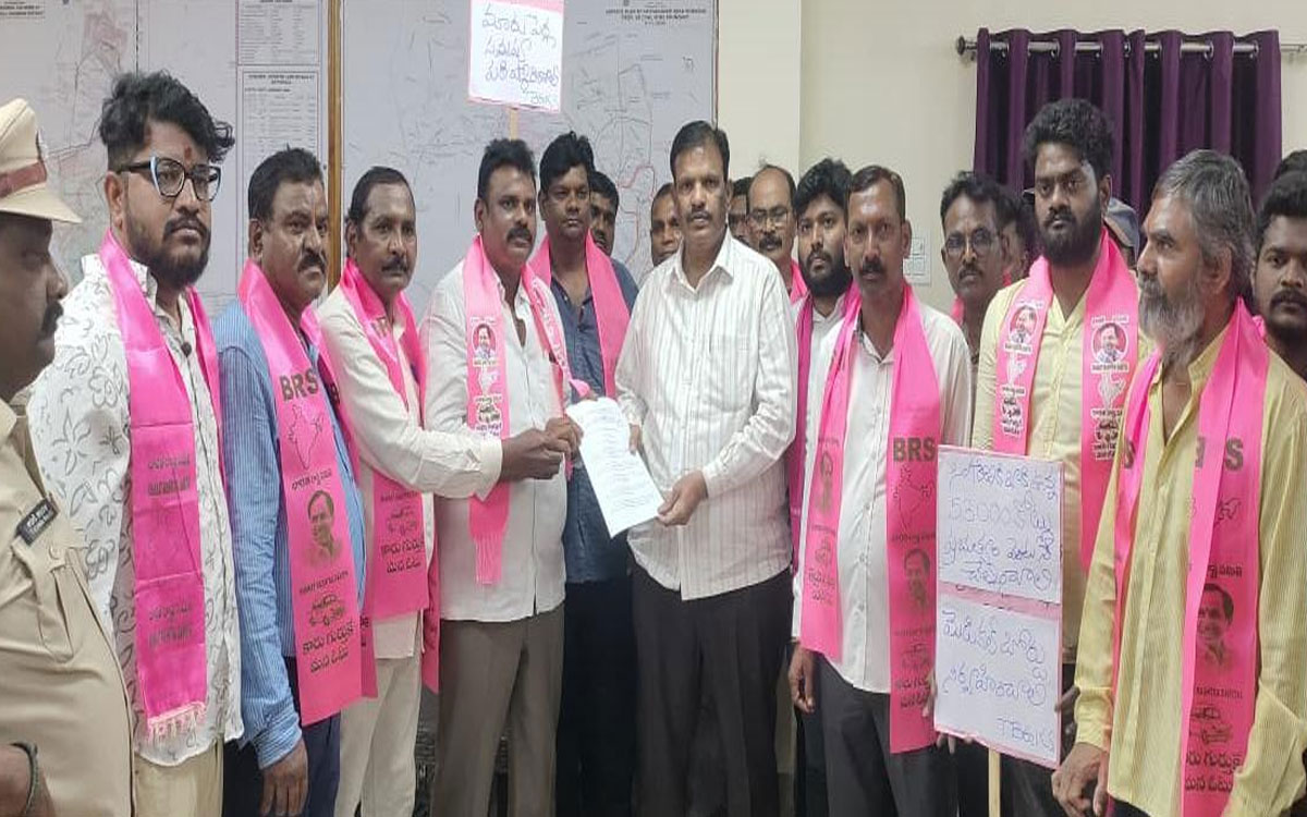 ‘సింగరేణి యాజమాన్యం కార్మిక వ్యతిరేక విధానాలు మానుకోవాలి’