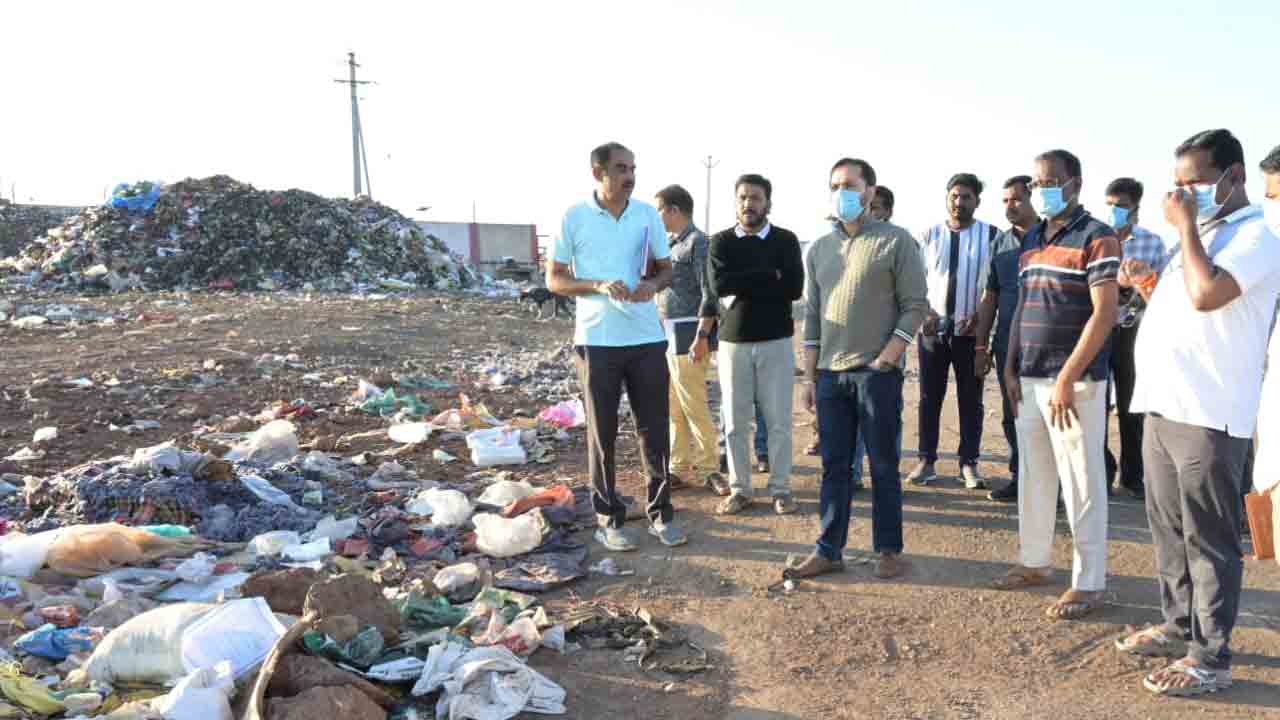 Collector Deepak Tiwari | పట్టణంలో కాలుష్యాన్ని తగ్గించే చర్యలు చేపట్టాలి : కలెక్టర్‌ దీపక్‌ తివారి