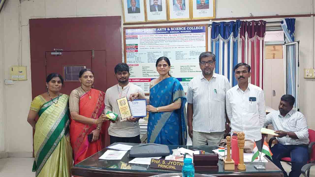 Hanumakonda | యూత్‌ పార్లమెంట్‌కు ఆర్ట్స్​‍కాలేజీ విద్యార్థి విఘ్నేష్‌ ఎంపిక