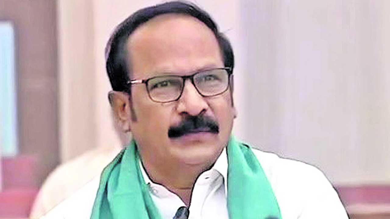 జర్నలిస్టుల సమస్యలు పరిష్కరించాలి