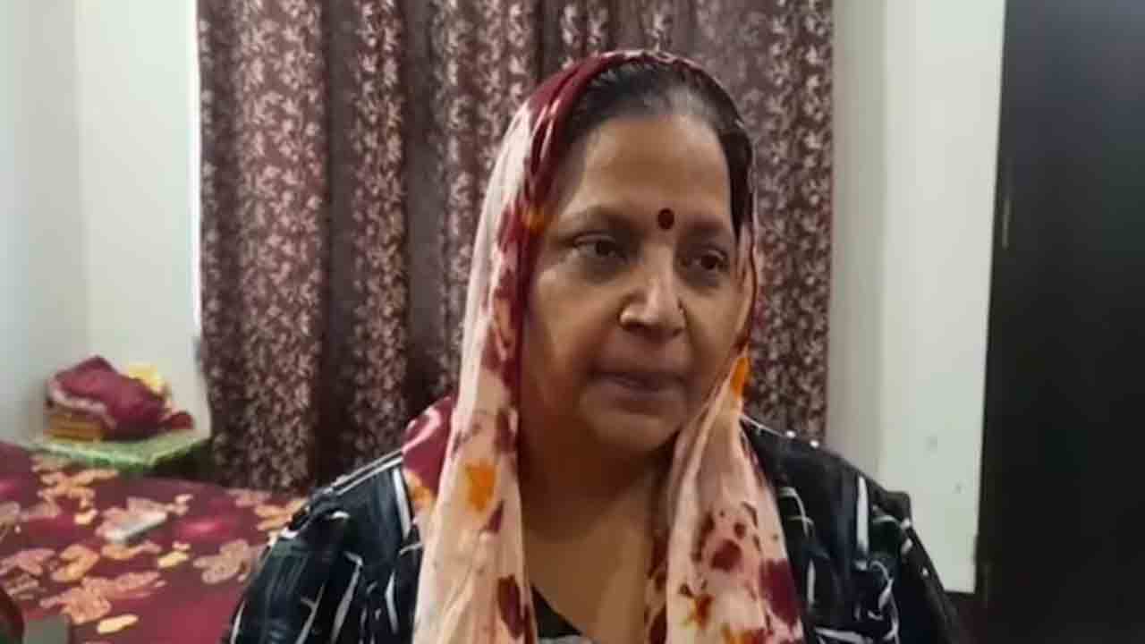 brain-dead woman comes to life | బ్రెయిన్ డెడ్‌గా ప్రకటన.. అంబులెన్స్‌ గుంతలో   పడటంతో బతికిన మహిళ