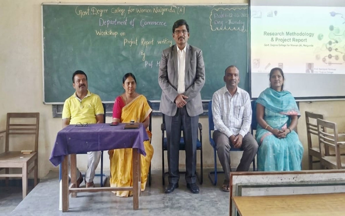 ప‌రిశోధ‌నా ప‌ద్ధ‌తులు- నివేదిక త‌యారీపై విద్యార్థినుల‌కు అవ‌గాహ‌న‌