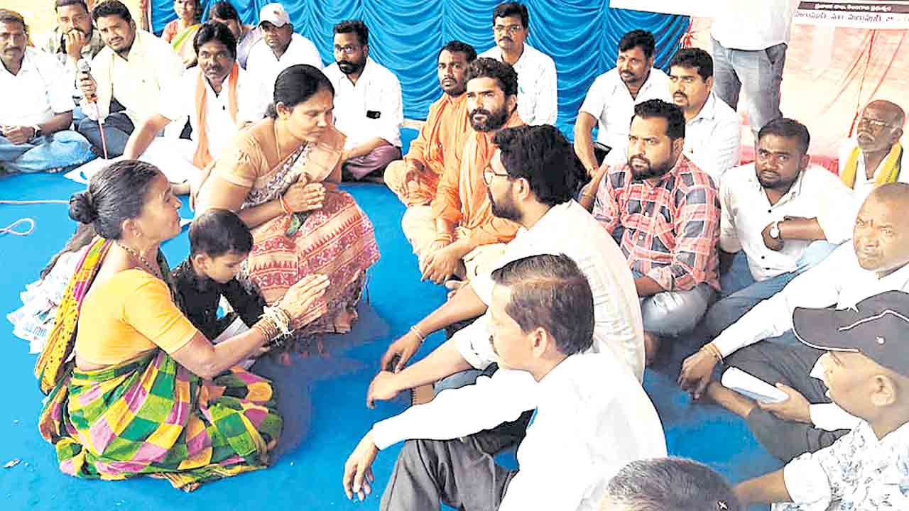 ప్రజాపాలన రసాభాన.. నిరసనల మధ్య ‘ప్రజాపాలన-ప్రగతి ప్రణాళిక’ సభలు