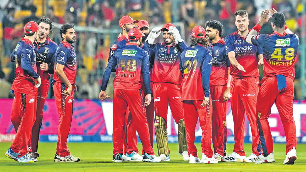 బెంగళూరు జోరు.. చెన్నైకి హ్యాట్రిక్‌ పరాభవం