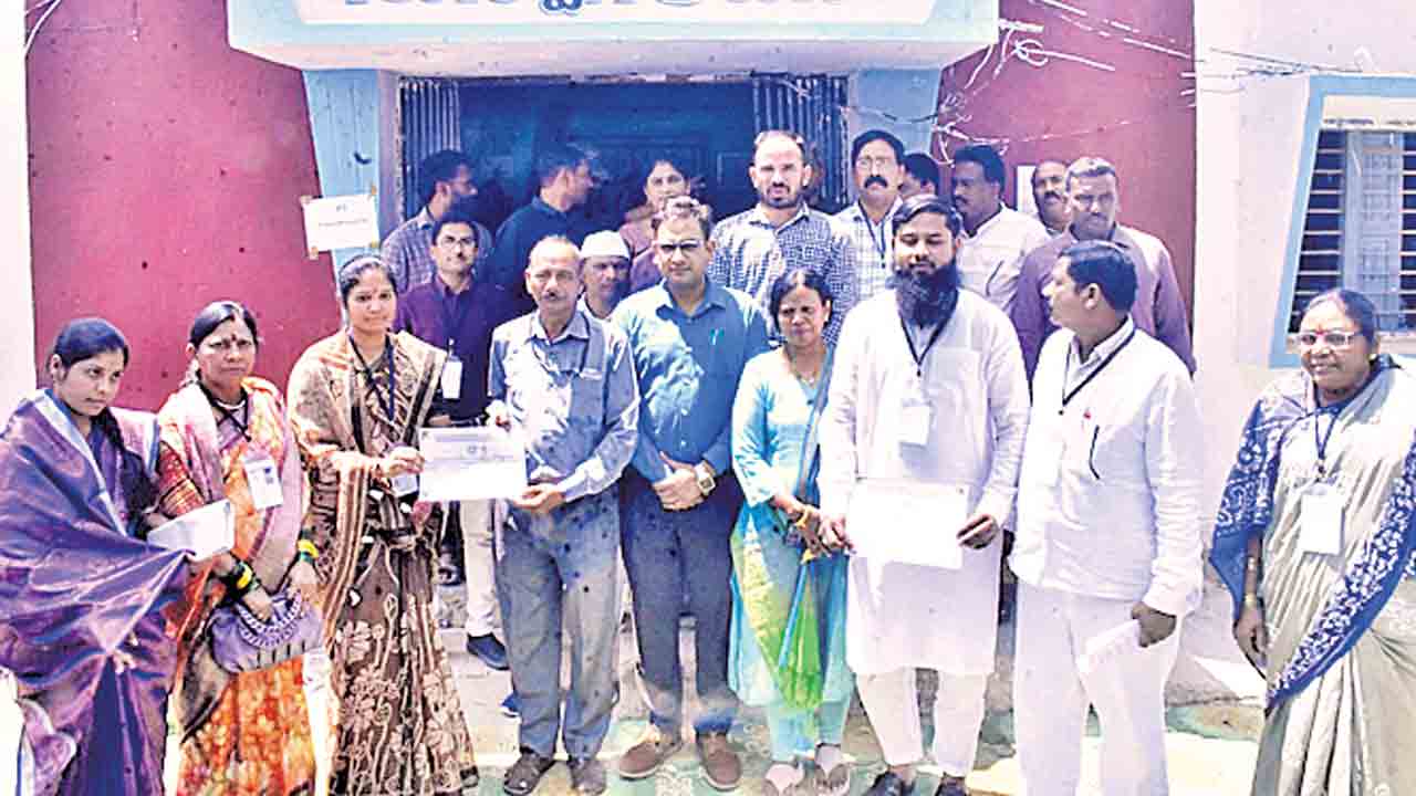 ఖానాపూర్‌లో కాంగ్రెస్‌కు షాక్‌.. అధికార దుర్వినియోగం.. అయినా తప్పని ఎదురుదెబ్బ