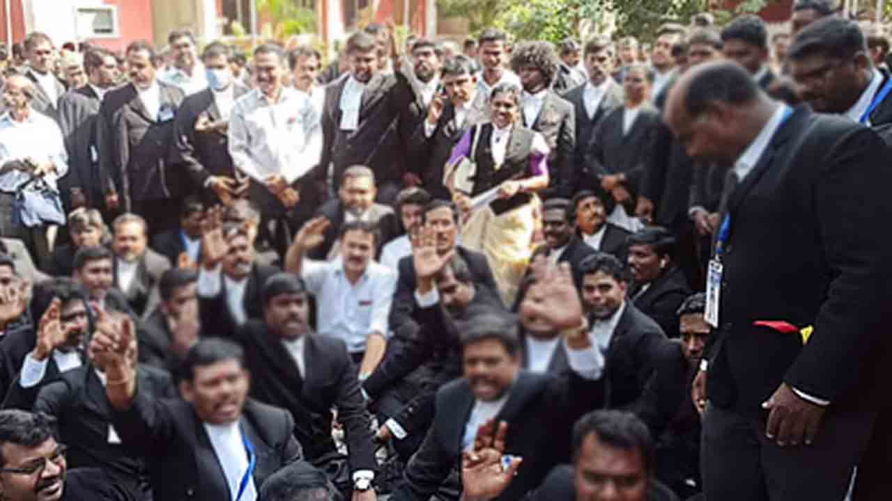 హైకోర్టు శంకుస్థాపనలో న్యాయవాదులకు అవమానం.. హైకోర్టుకు అడ్వకేట్స్‌ అసోసియేషన్‌ నిరసన.. రిజిస్ట్రార్‌కు లేఖ