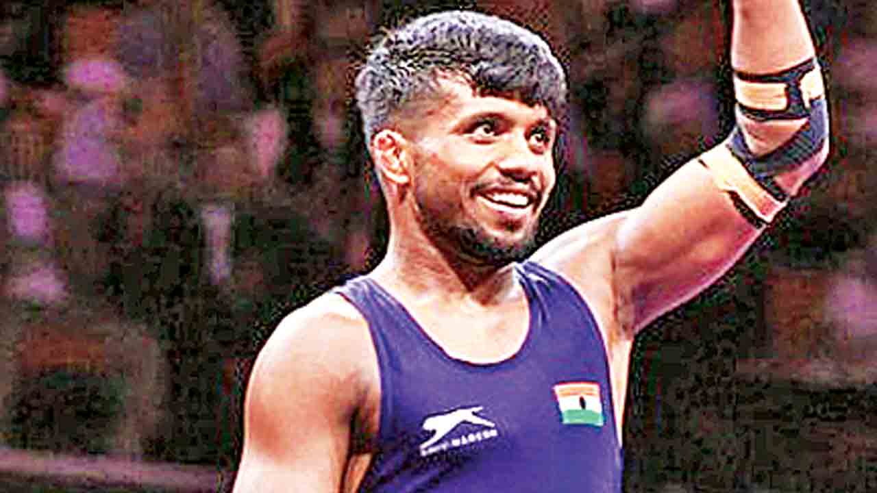 లలిత్‌కు రజతం.. కాంస్యంతో సరిపెట్టుకున్న సునీల్‌ కుమార్‌