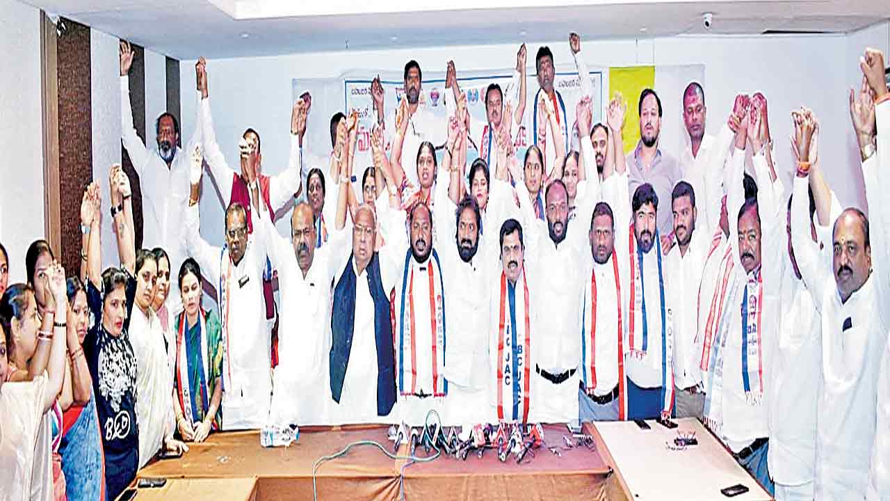 బీసీ మహిళలకు 50% సబ్‌ కోటా కేటాయించాలి