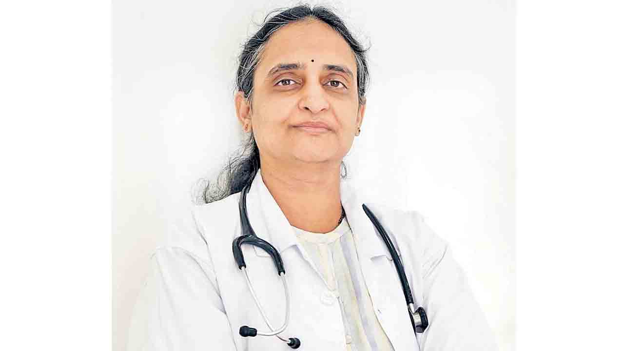 డాక్టర్‌ శివరంజనికి లీగల్‌ నోటీసులు