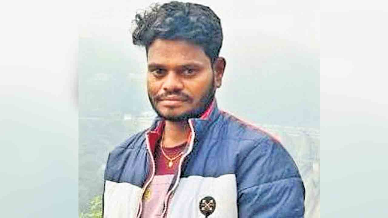 ఆర్థిక ఇబ్బందులతో కారు డ్రైవర్‌ ఆత్మహత్య