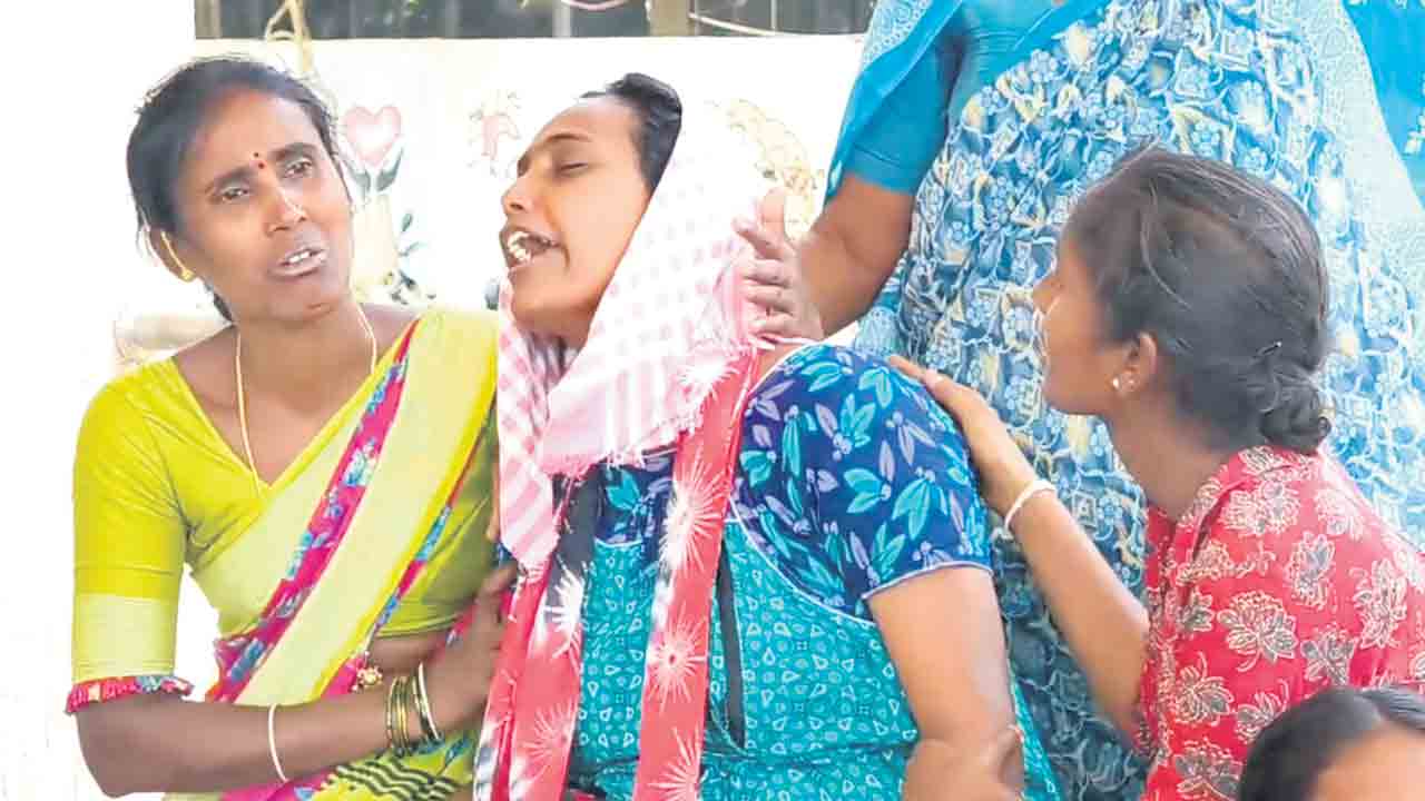 ఆనందం ఆవిరి.. పుట్టిన ఐదు రోజులకే శిశువు మృతి