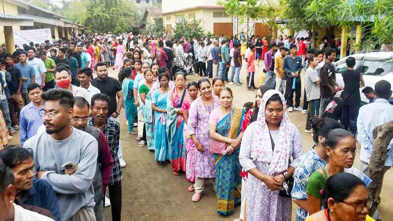 పోటెత్తిన ఓటర్లు.. అస్సాం, పుదుచ్చేరిలో రికార్డ్‌ స్థాయి పోలింగ్‌