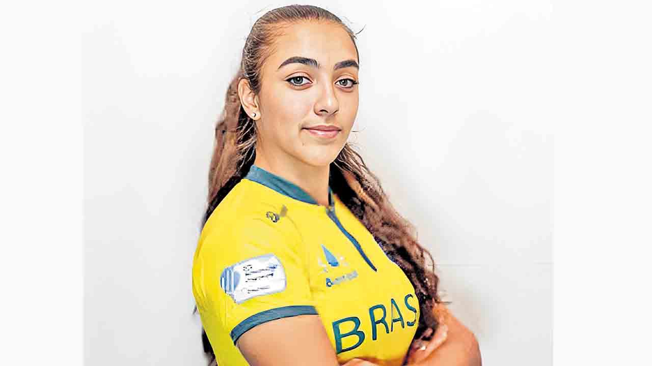 ఒకే ఇన్నింగ్స్‌లో 9 వికెట్లు… టీ20ల్లో బ్రెజిల్‌ బౌలర్‌ లారా ప్రపంచ రికార్డు