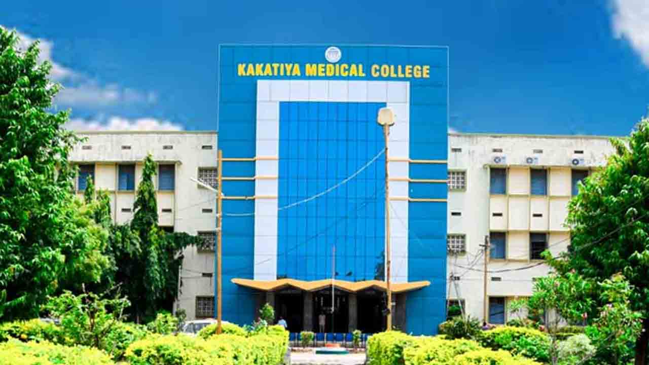 కేఎంసీలో ర్యాగింగ్‌ కలకలం.. ఏడుగురు సీనియర్‌ విద్యార్థుల సస్పెన్షన్‌