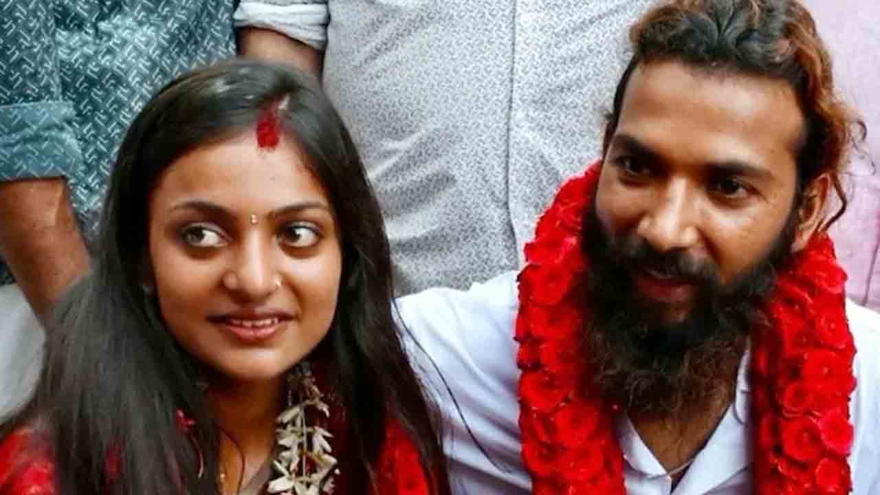 మోనాలిసా మైనర్‌.. భర్తపై పోక్సో కేసు