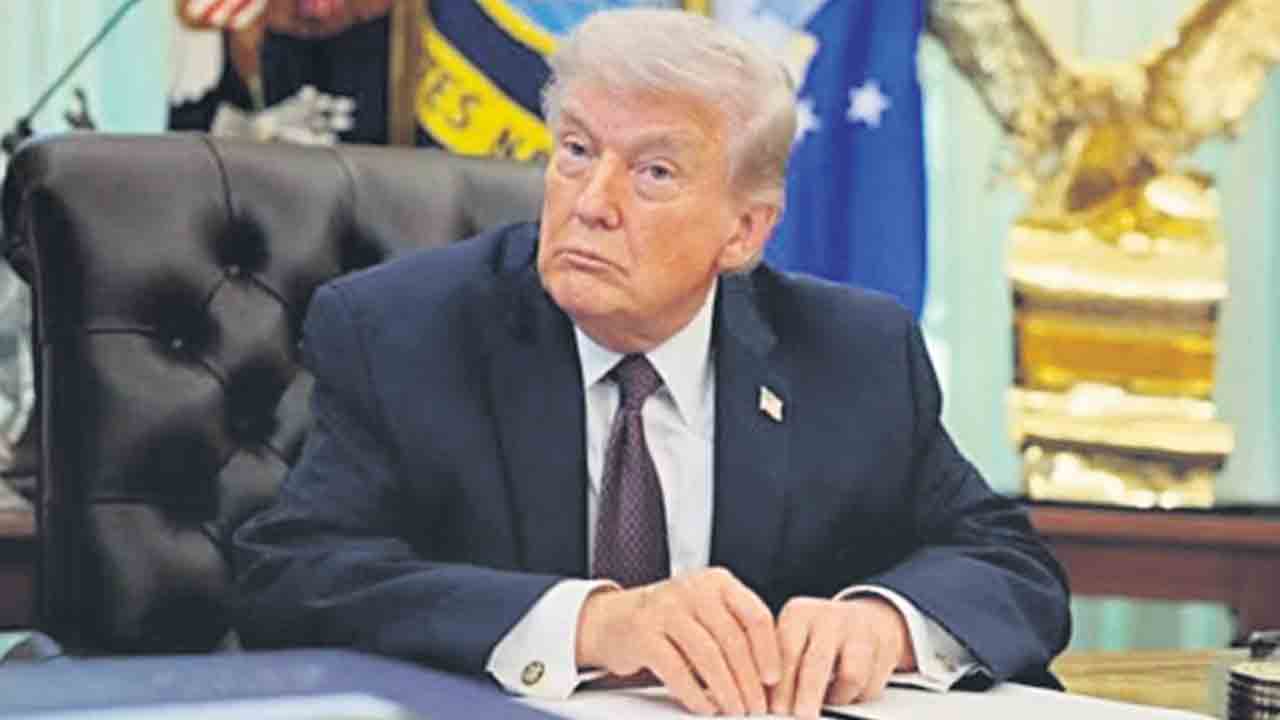 ఆయుధాలతో యుద్ధ నౌకలు సిద్ధం.. ఇరాన్‌కు ట్రంప్‌ తాజా హెచ్చరిక