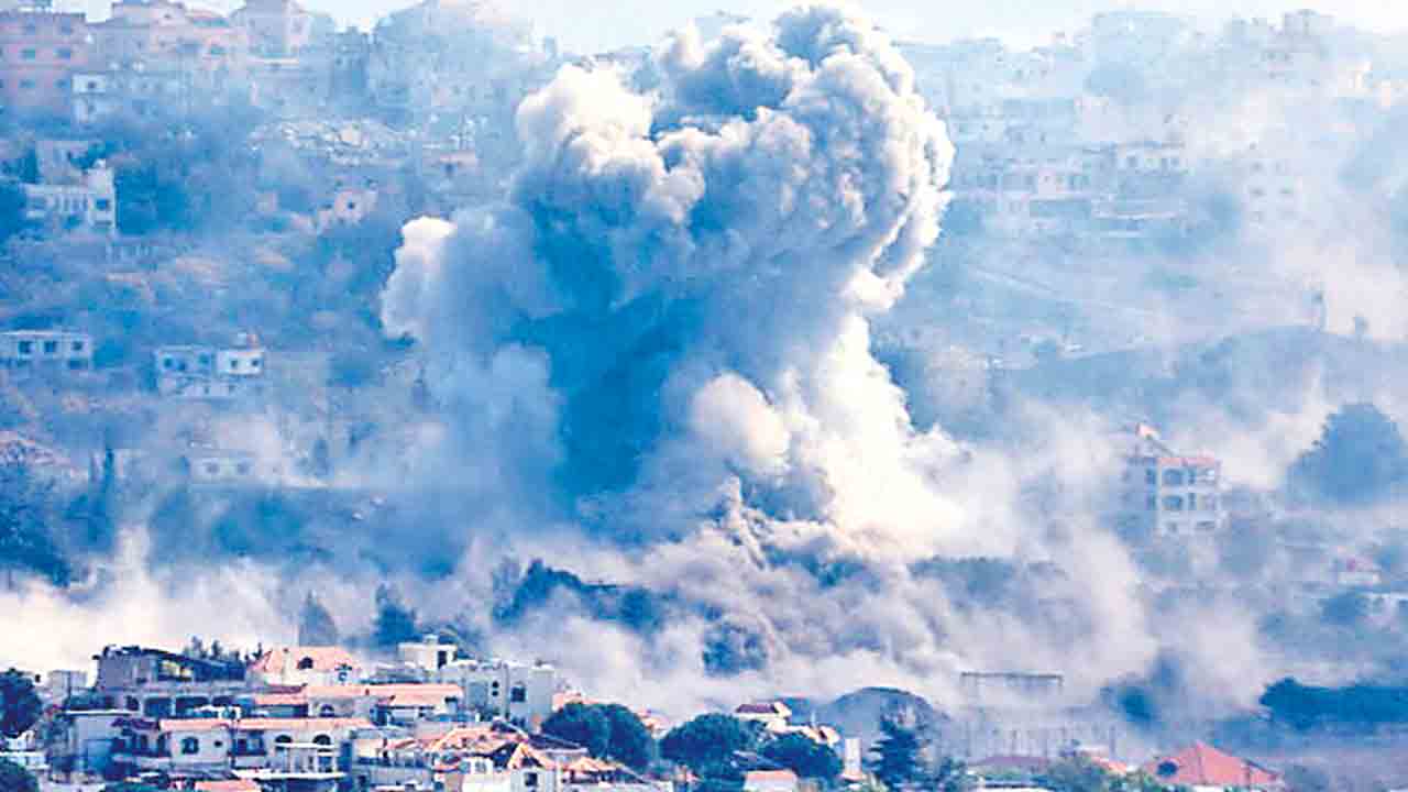 నామరూపాల్లేకుండా.. లెబనాన్‌లో గ్రామాలకు గ్రామాల్నే తుడిచిపెట్టేస్తున్న ఇజ్రాయెల్‌