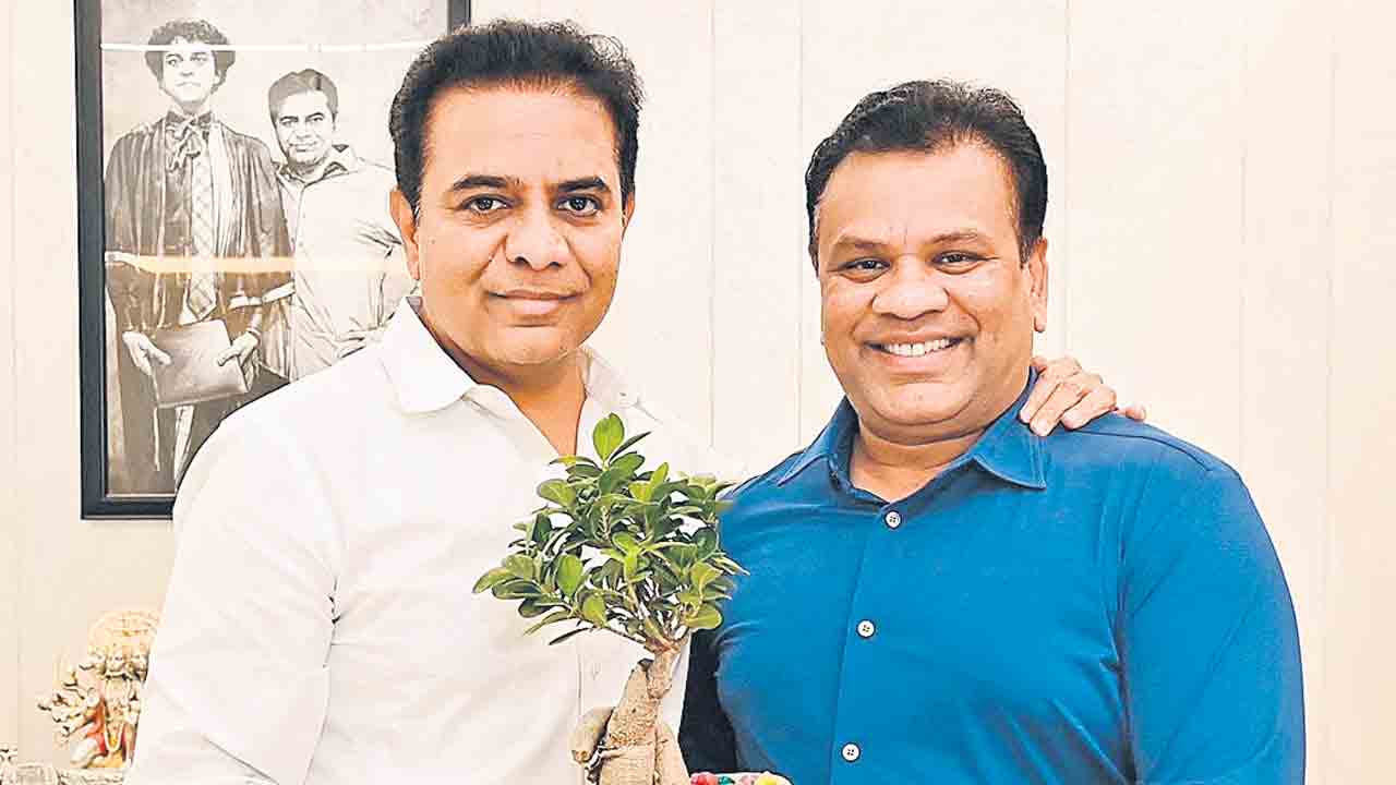 మహేశ్‌ బిగాలకు కేటీఆర్‌, హరీశ్‌రావు ఆశీస్సులు