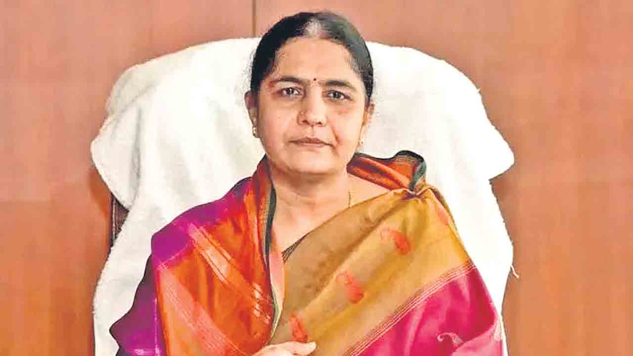 సింగూరు నీటిని విడుదల చేయండి.. నీరందక ఎండుతున్న పంటపొలాలు