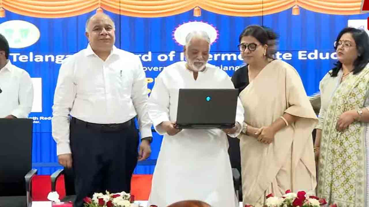 అడ్వయిజర్‌తో ఇంటర్‌ ఫలితాలా?