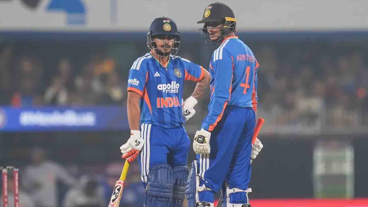 అగ్రస్థానాల్లోనే అభిషేక్‌, ఇషాన్‌