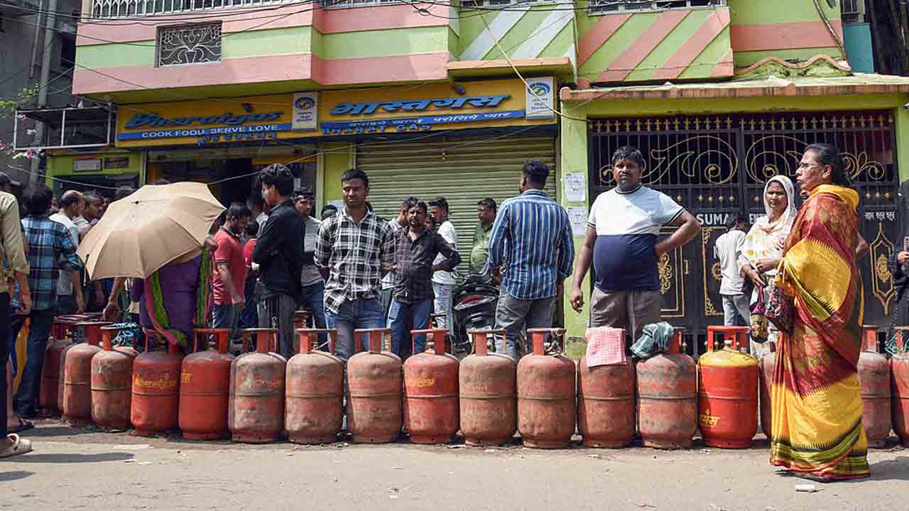 మరో 3-4 ఏండ్లు ఎల్పీజీ కష్టాలు?