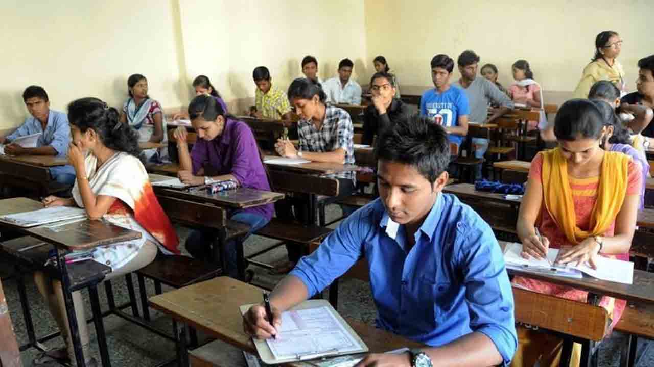 నీట్‌ తెల్లారే.. ఎప్‌సెట్‌ పరీక్ష.. విద్యార్థులు ఒత్తిడికి గురయ్యే ప్రమాదం